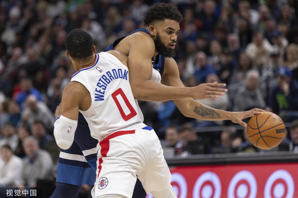 以其卓越的 以其卓越的